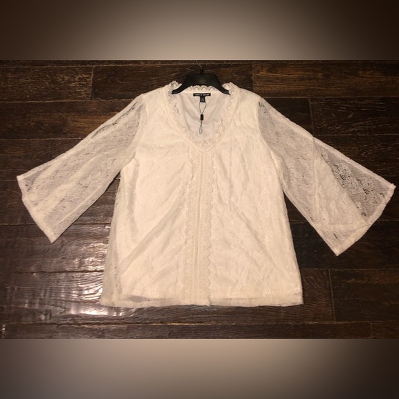 Cable & Gauge white top inside lined, pretty lace with slit sleeves NWOT Size XL - Picture 8 of 13